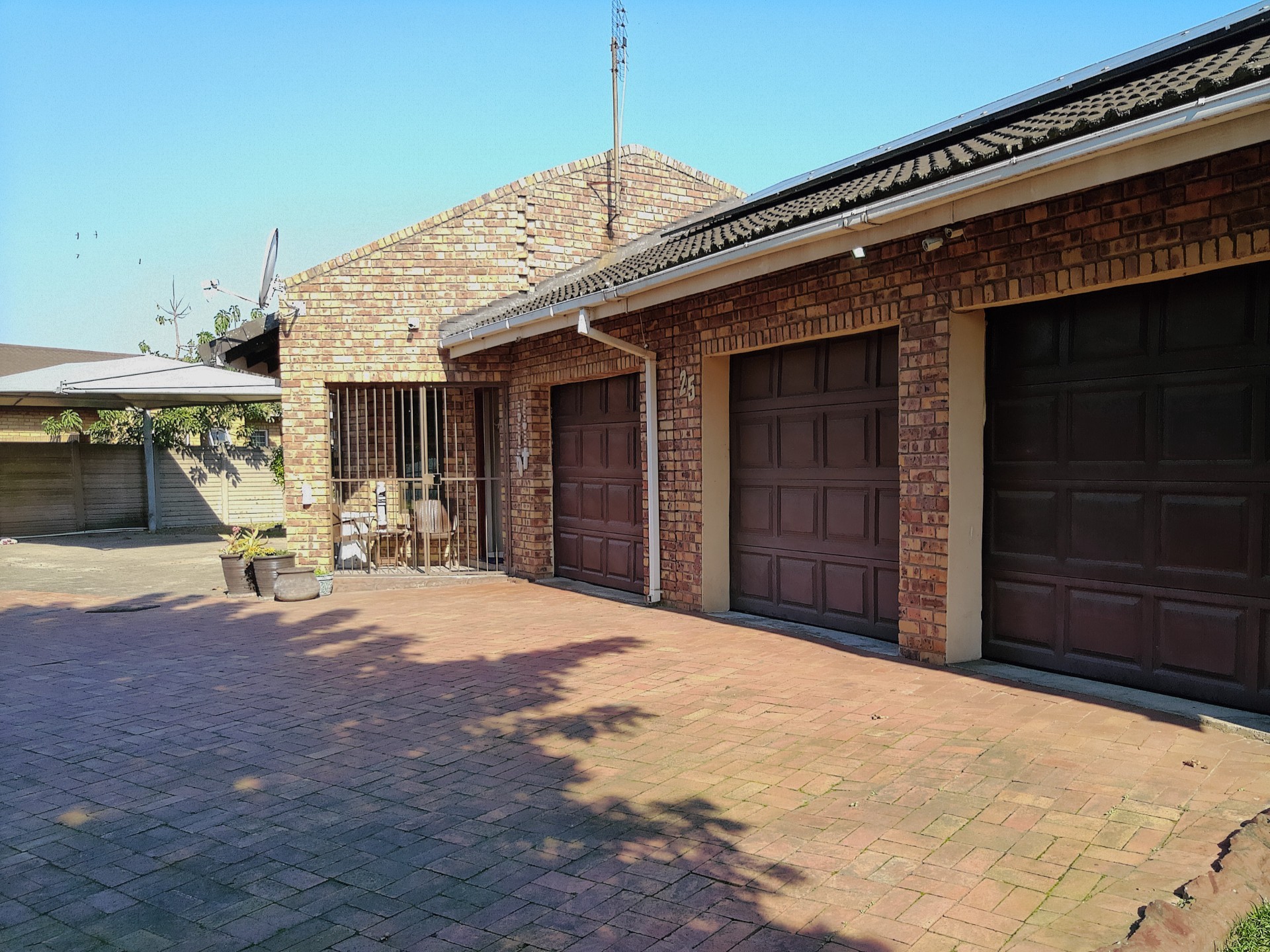 3 Bedroom House to Rent in Birdswood, Richards Bay, KwaZulu Natal with 2 Bachelor flatlets