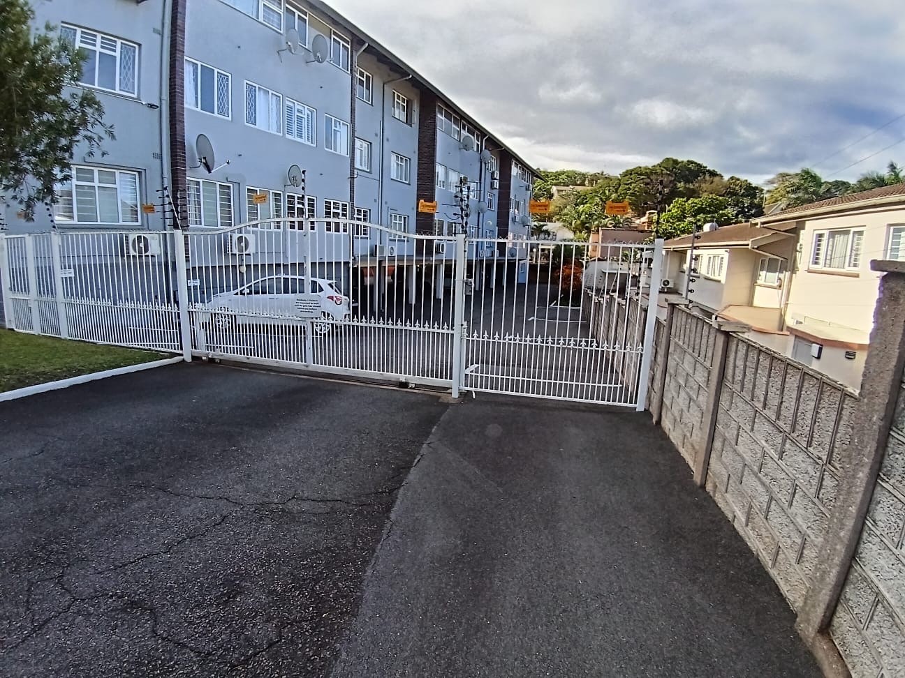 Move in Ready, 2 Bedroom Gem in Morningside