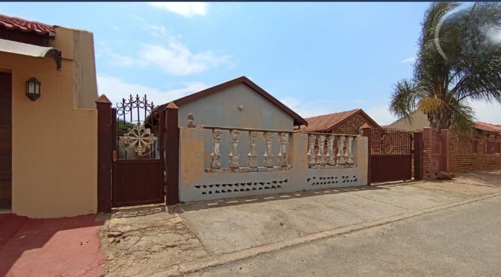 House For Sale in Mamelodi East, Mamelodi, Pretoria