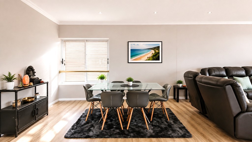 Gateway On Your Doorstep - Stunning Top-Floor Apartment