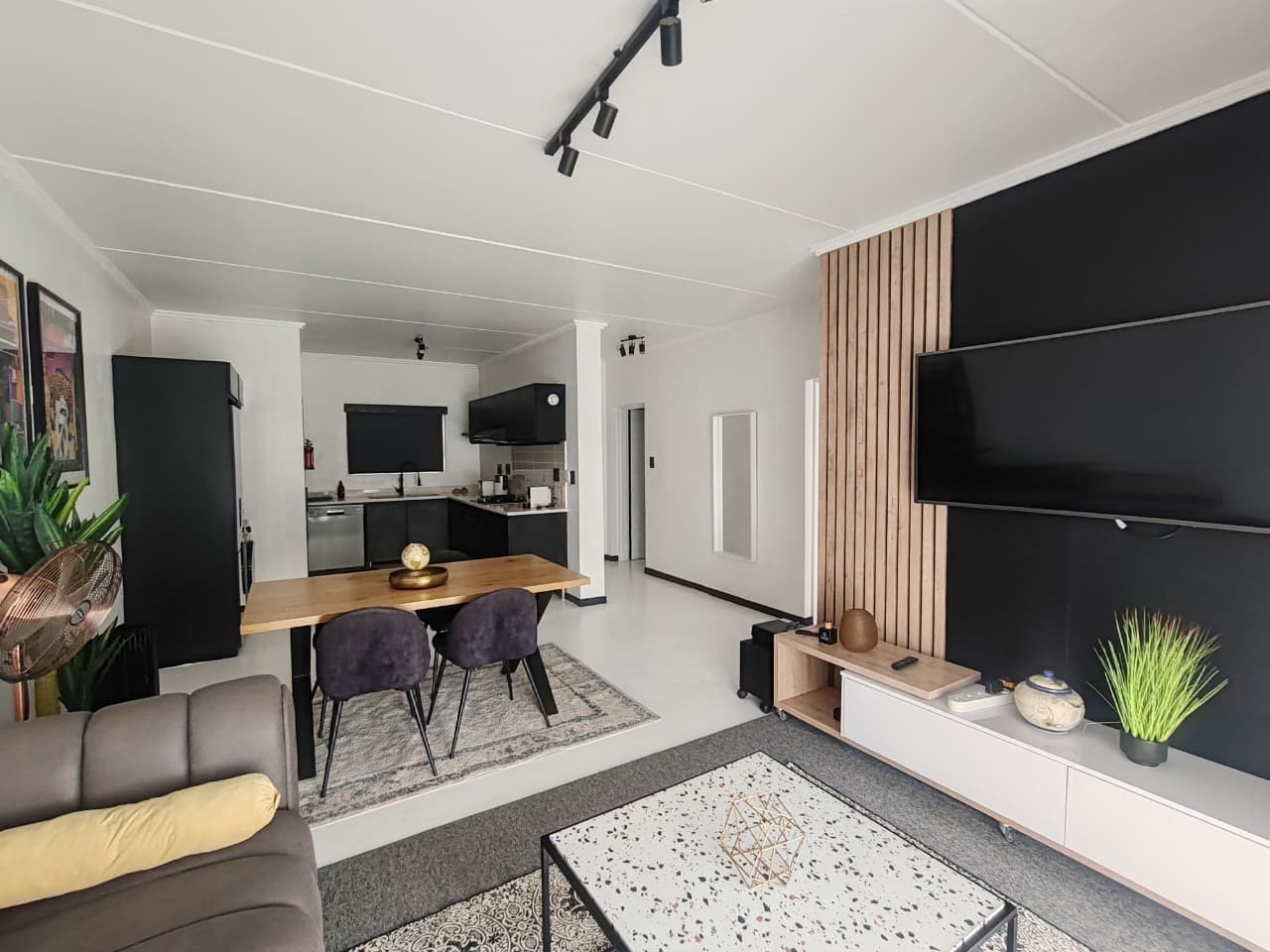 Complex To Rent in Fourways, Sandton