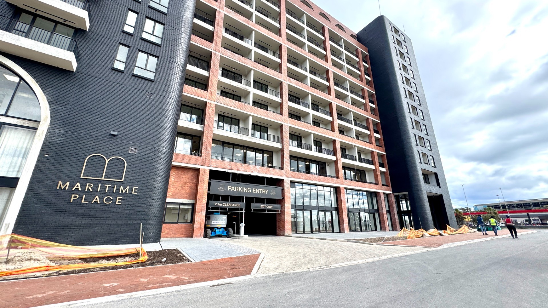 27m² Studio Apartment To Let in The Maritime Place located in Paarden Eiland, Cape Town