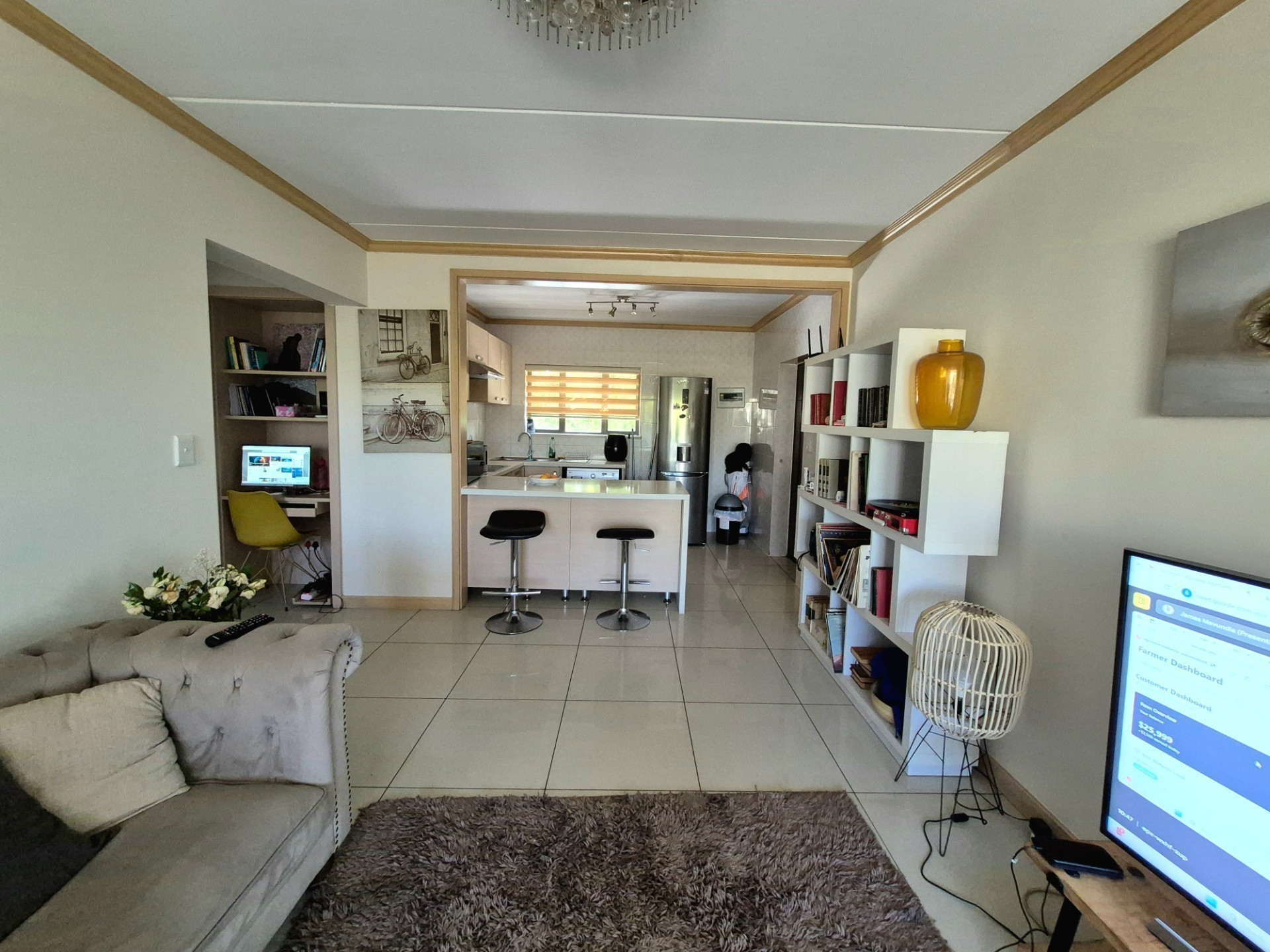 Modern 2 Bedroom, 2 Bathroom 1st Floor Apartment To Rent in Groveacres Estate, Kengies, Sandton