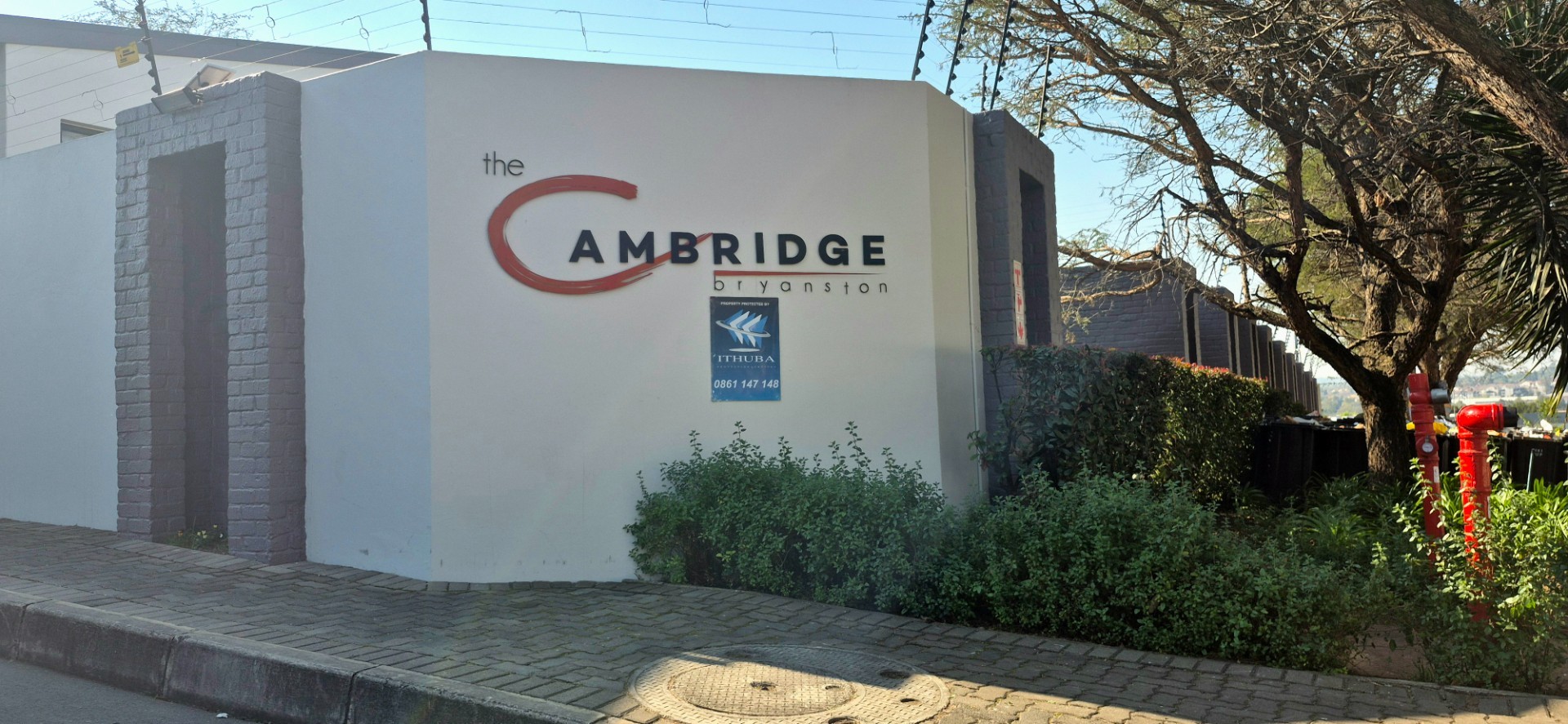 Modern Top Floor 1 Bedroom Apartment To Rent at The Cambridge, Petervale, Sandton