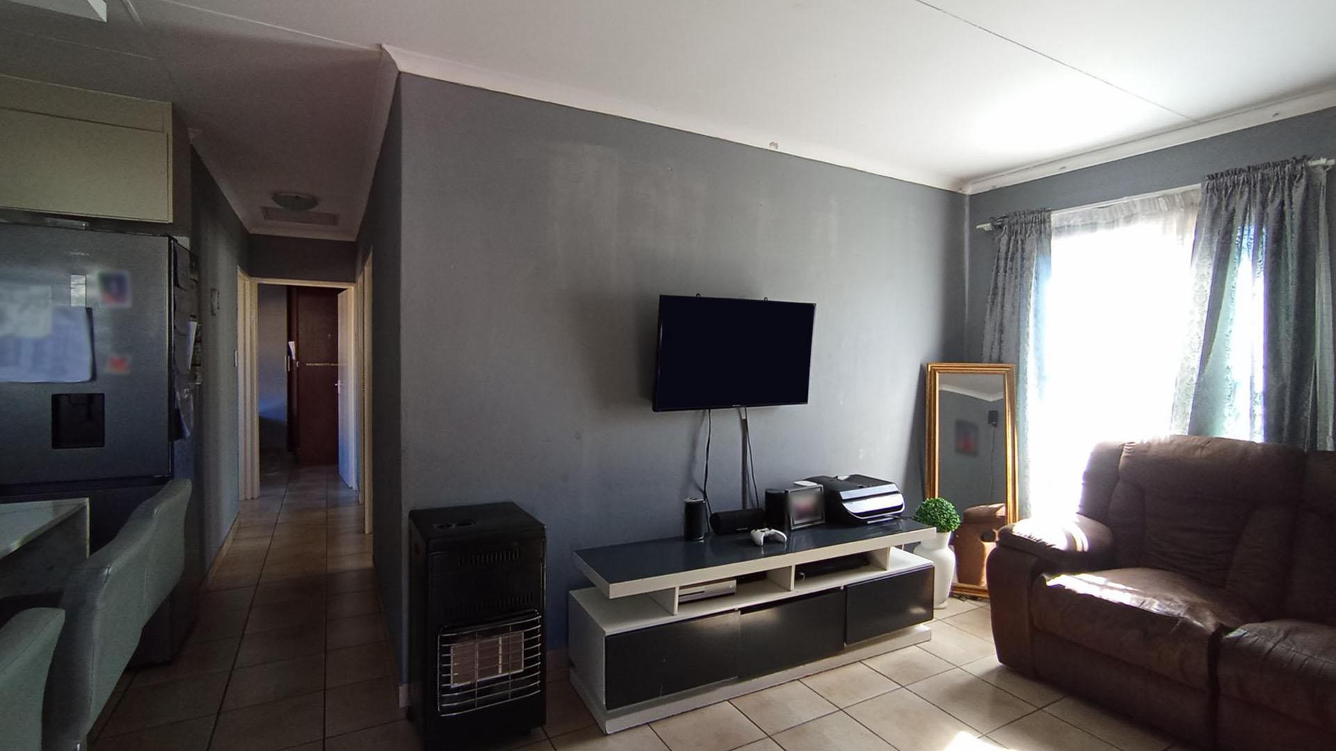 Cossy 3bed, 2baths home in Waterberg Fields Estate