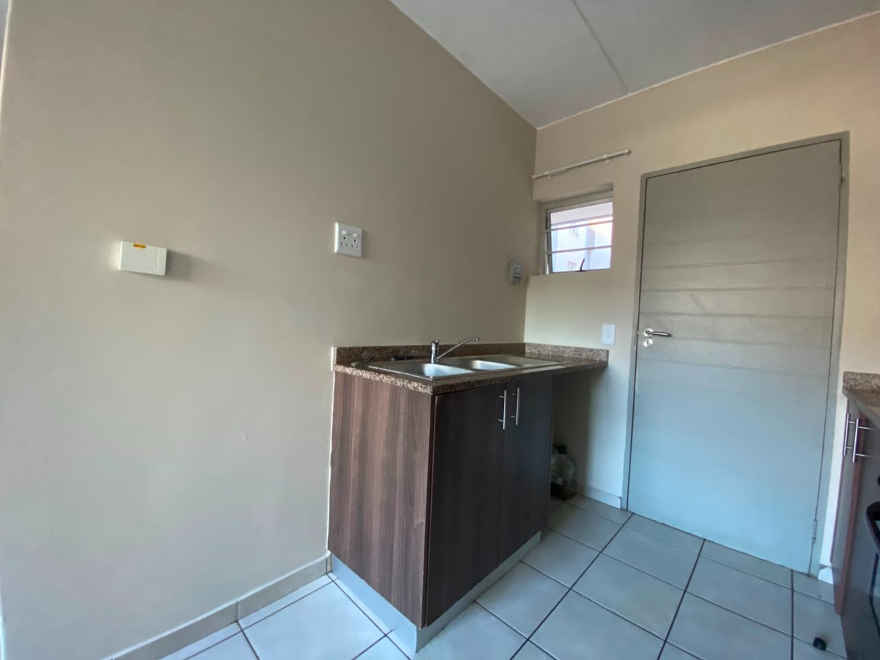 Apartment For Sale in Kwamashu, Durban, KwaZulu Natal