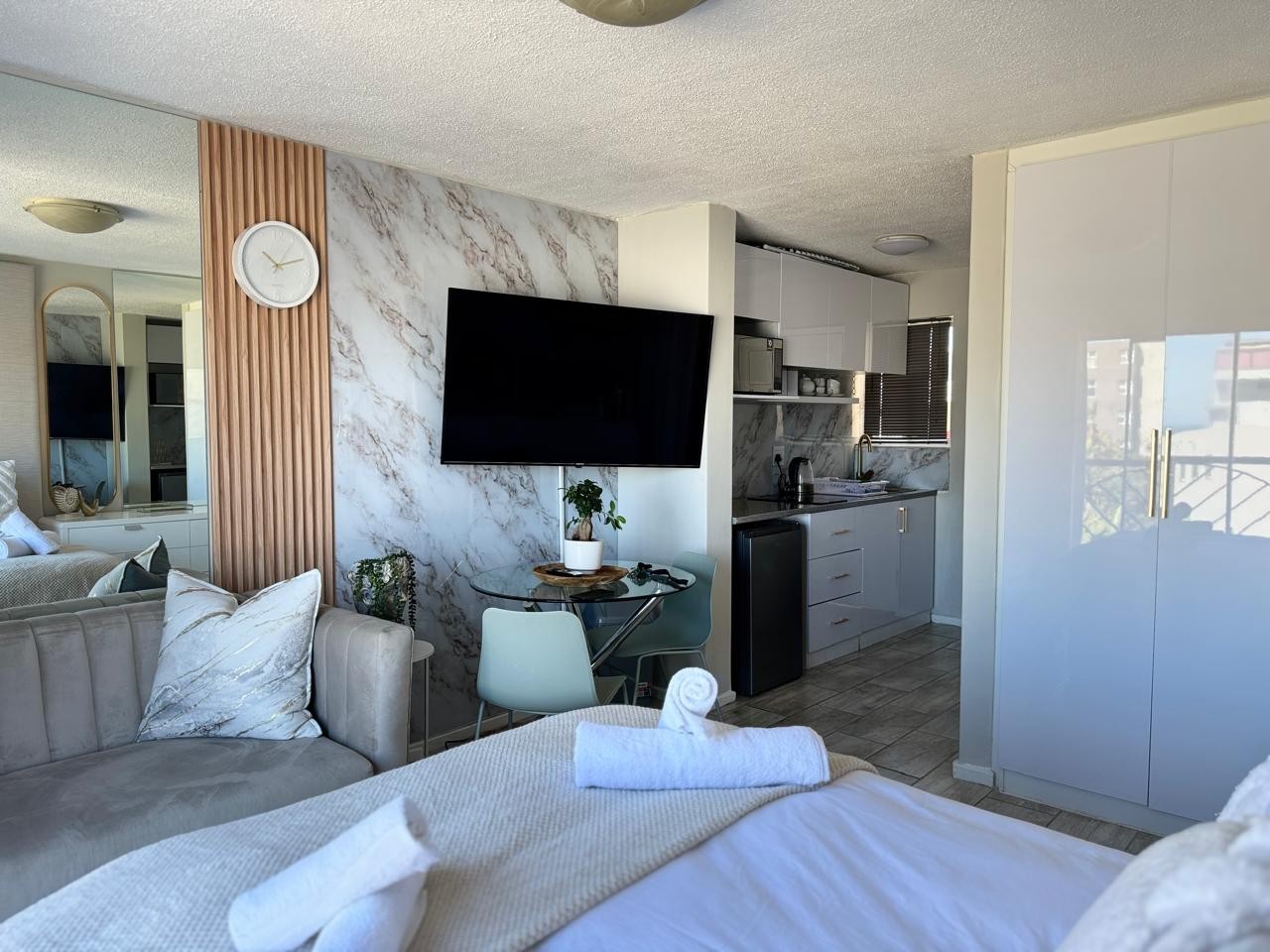 Beach Front One Bedroom Fully Furnished available for Mid Term / Long Term Rental