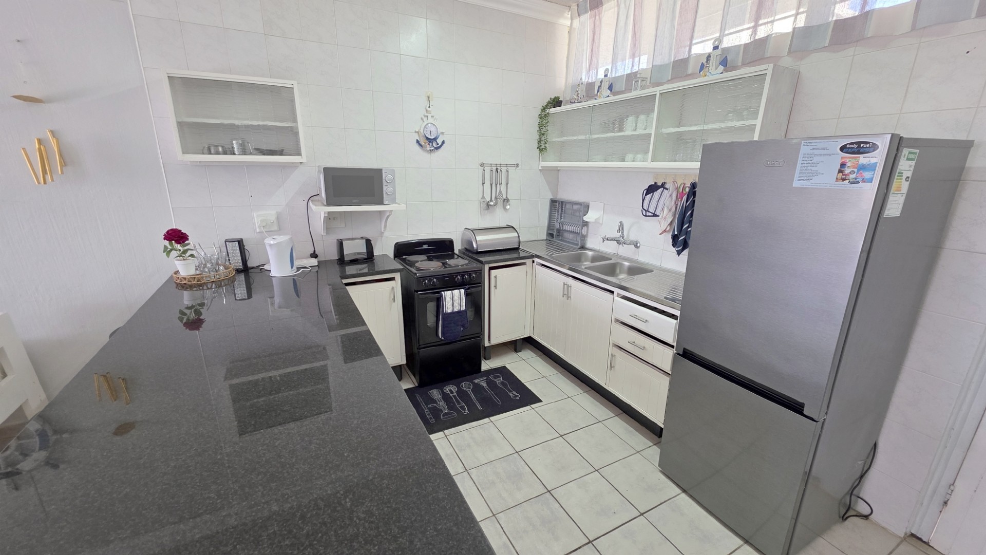 Fantastic 2 Bedroom, 2 Bathroom, Beachfront Apartment For Sale in Margate, KwaZulu Natal