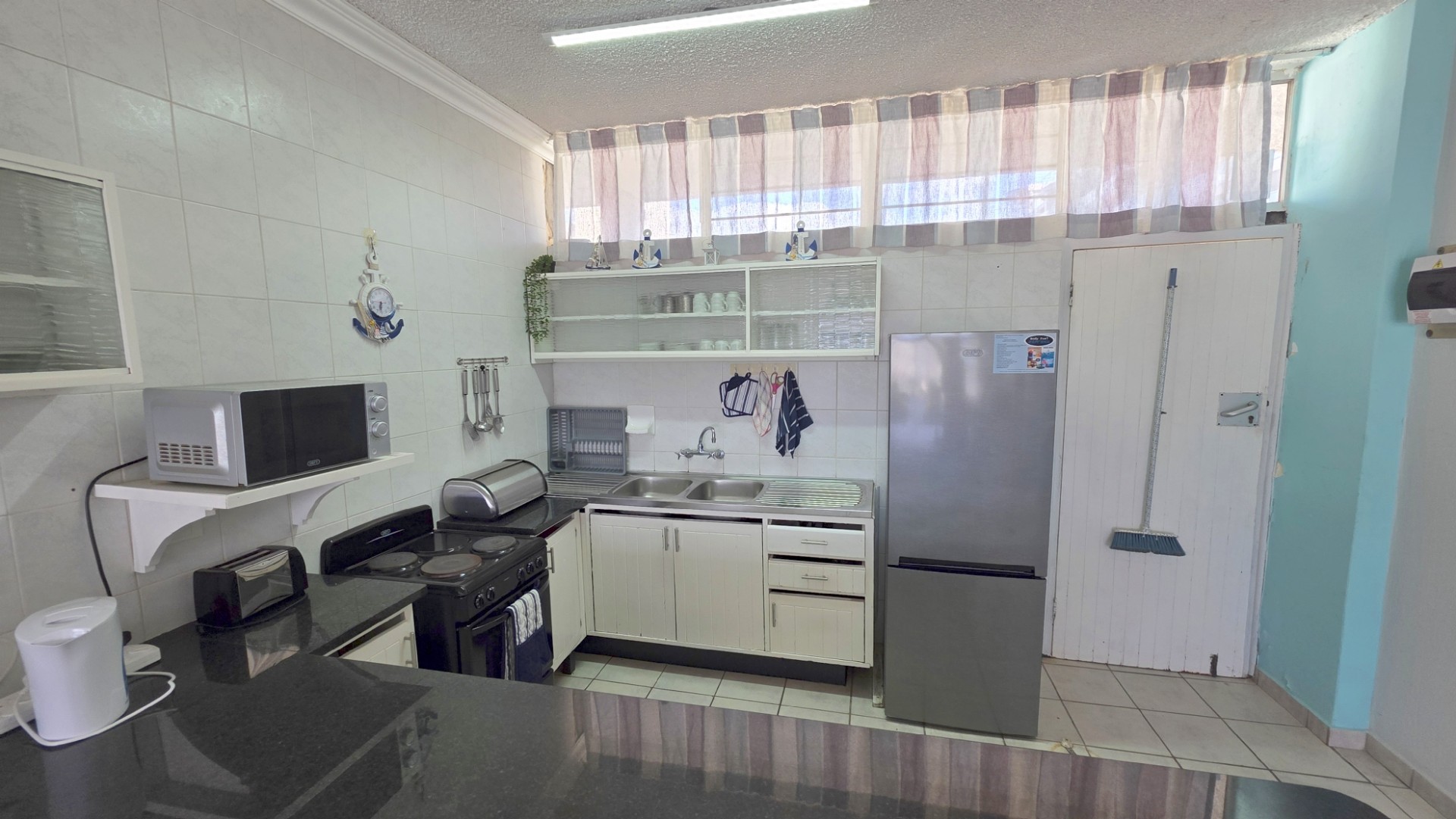 Fantastic 2 Bedroom, 2 Bathroom, Beachfront Apartment For Sale in Margate, KwaZulu Natal