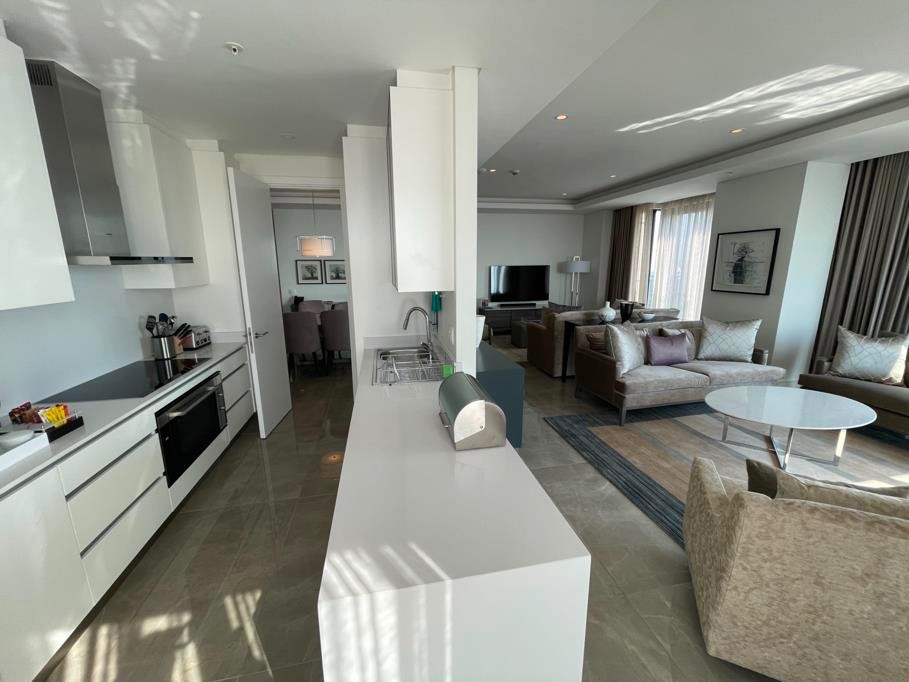 The Leonardo - Luxurious Three Bed Furnished To Rent in Sandton