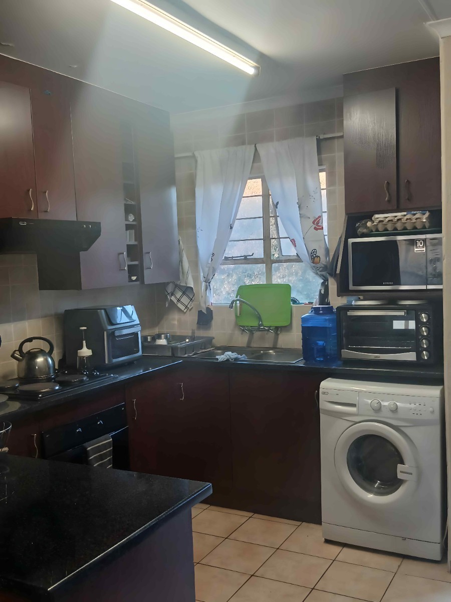 Spacious 3 bedroom 1st floor apartment for sale in Silverfields, Krugersdorp