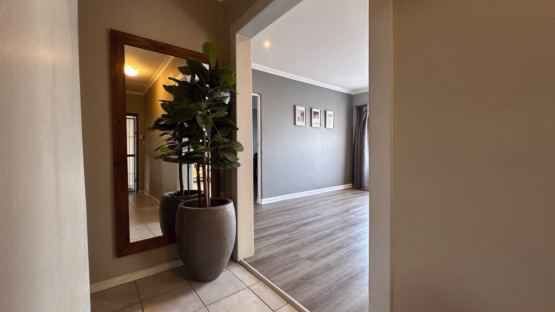 House For Sale in Paarl North, Paarl