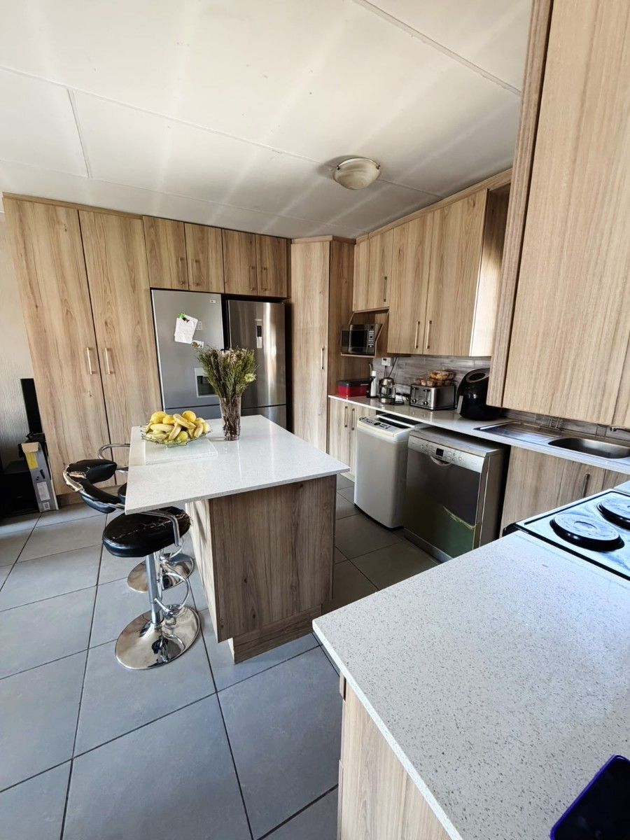 Apartment For Sale in Lyttelton, Centurion 3