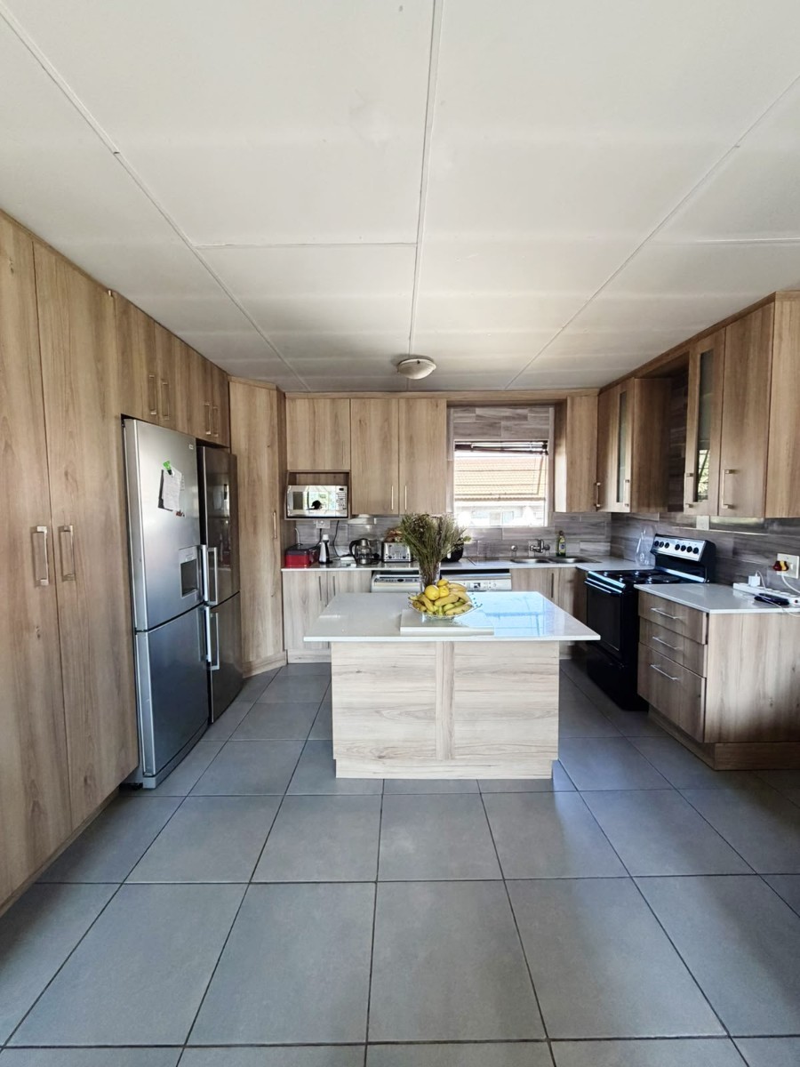 Apartment For Sale in Lyttelton, Centurion 2