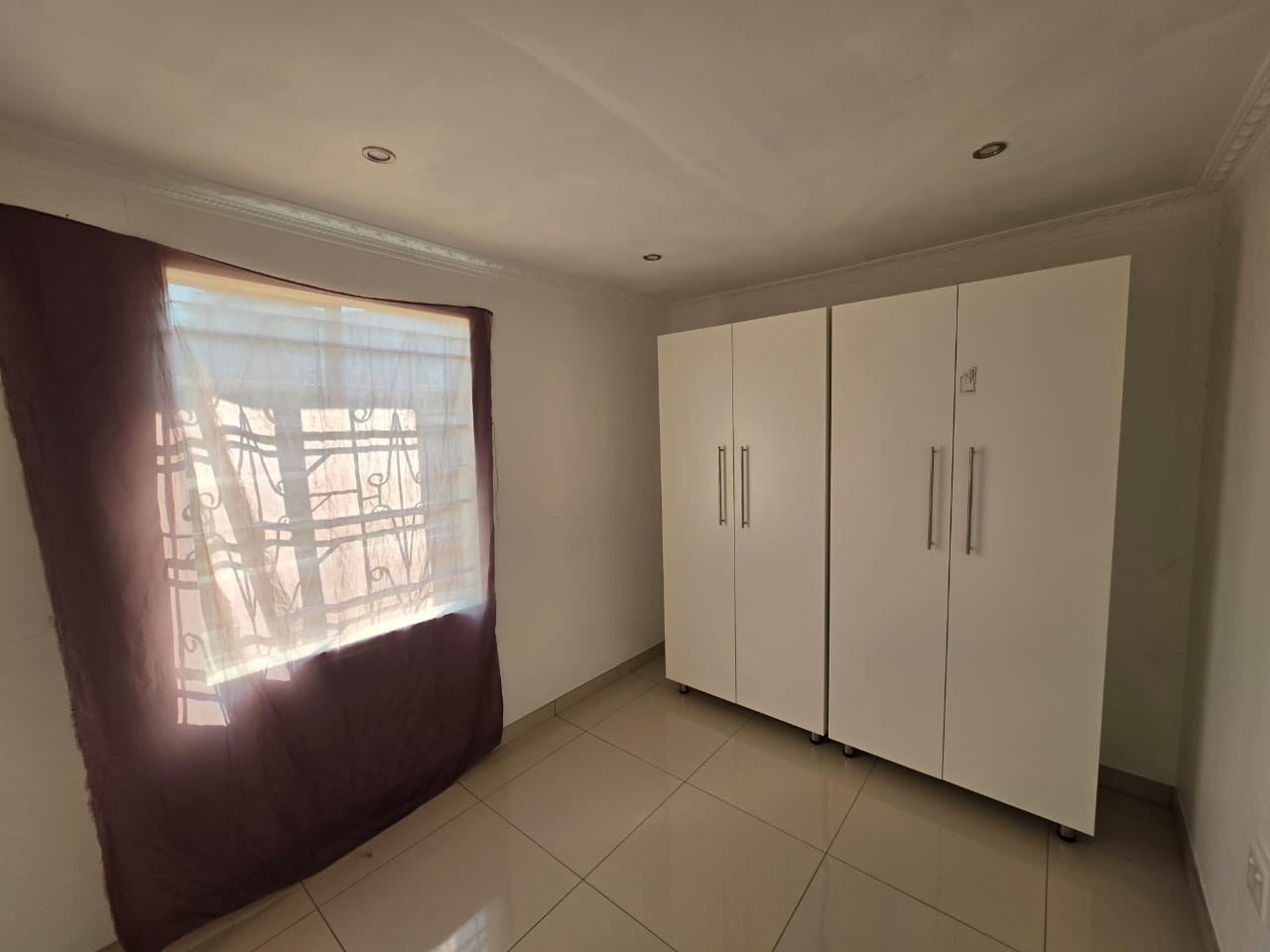 RENOVATED and MOVE-IN READY! Stylish 2-bed starter home with modern kitchen, great location!