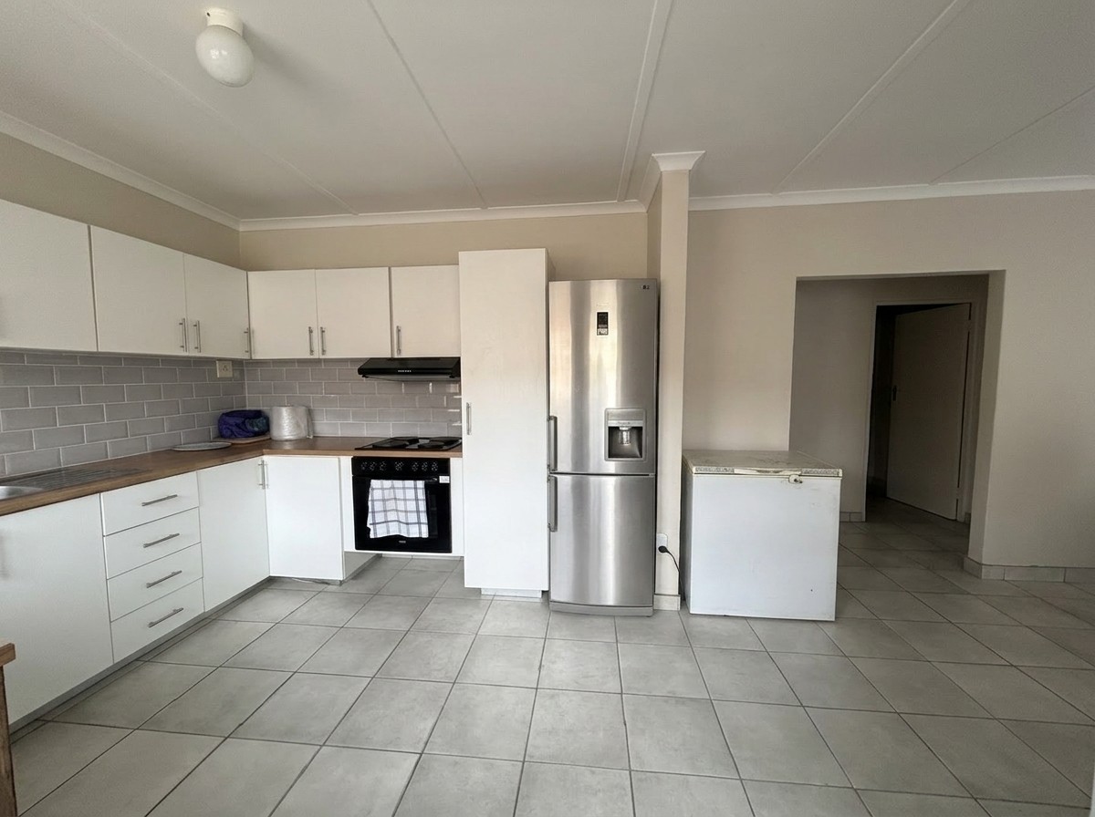 Spacious House on Shared Property To Rent in Sydenham