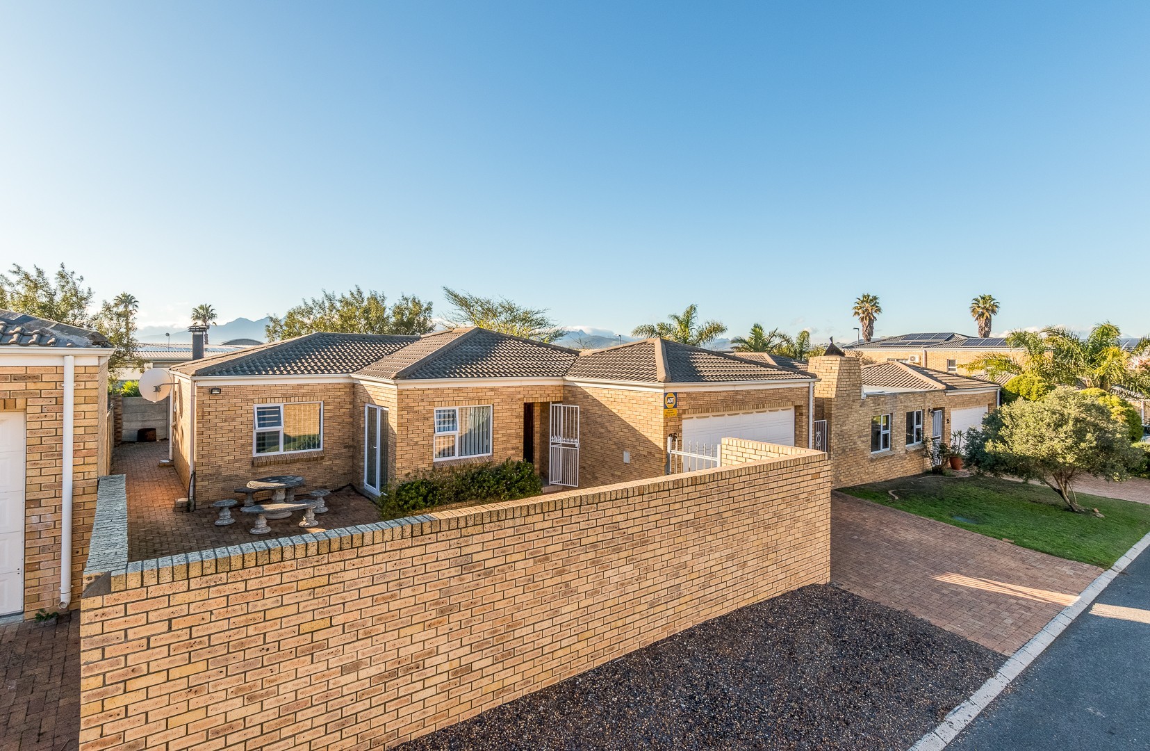 Amazing , Secure Family Home In Sought After Area!