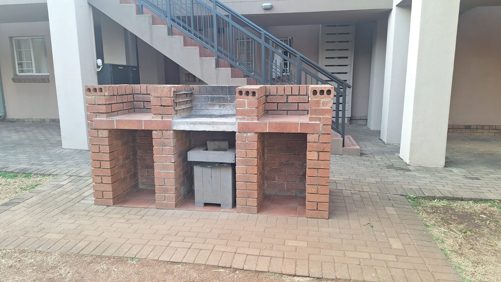 Safe And Secure Modern 2-Bedroom Apartment to Rent-R8300 Urgent Rental