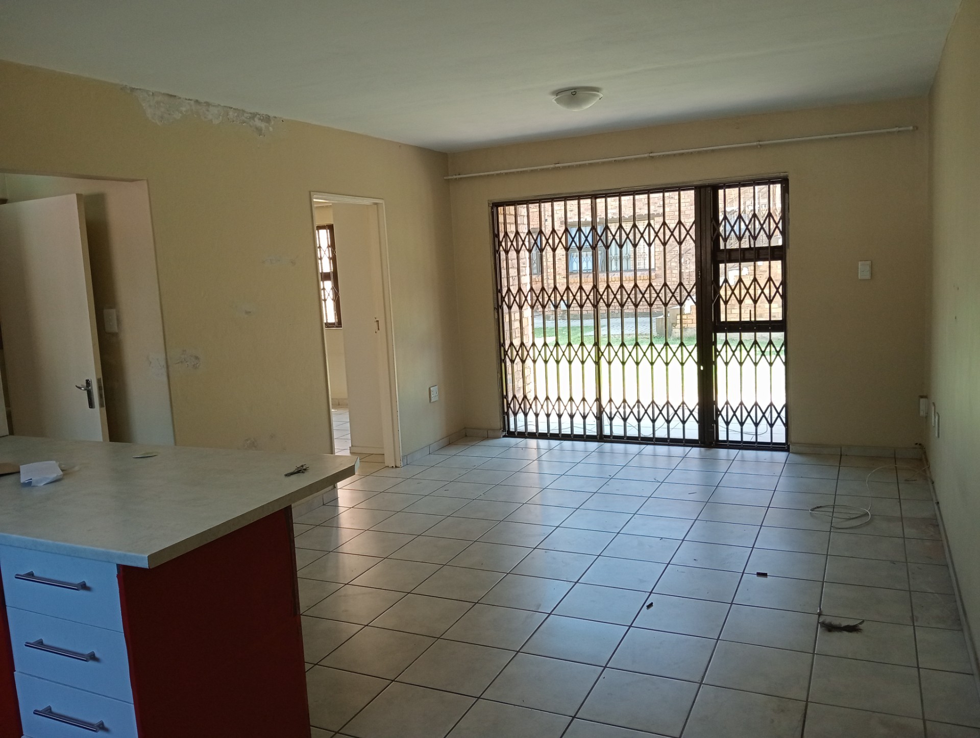 R585 000 2B2B Apartment For Sale in Witfield, Boksburg