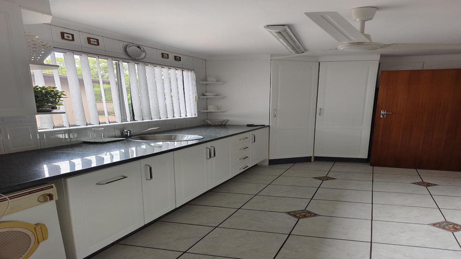 House For Sale in Klippoortje