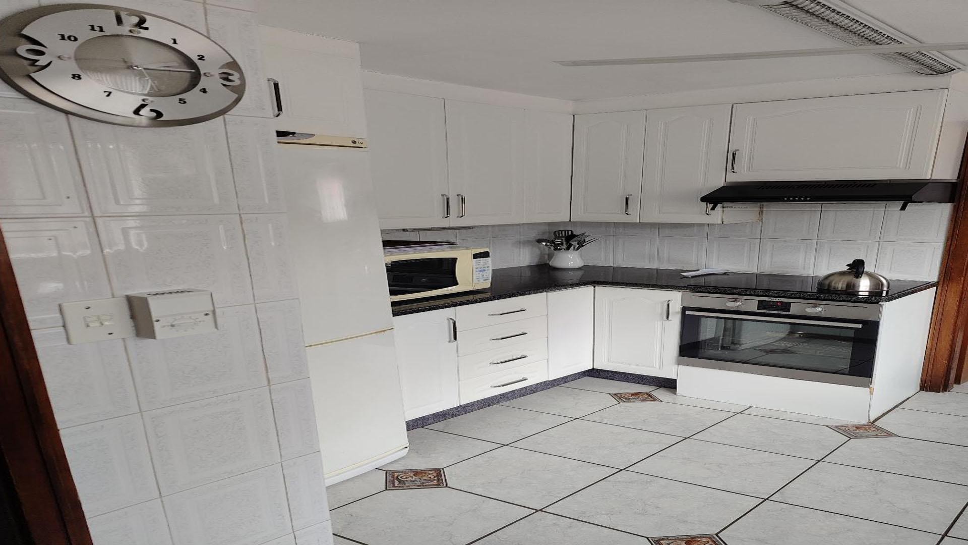 House For Sale in Klippoortje