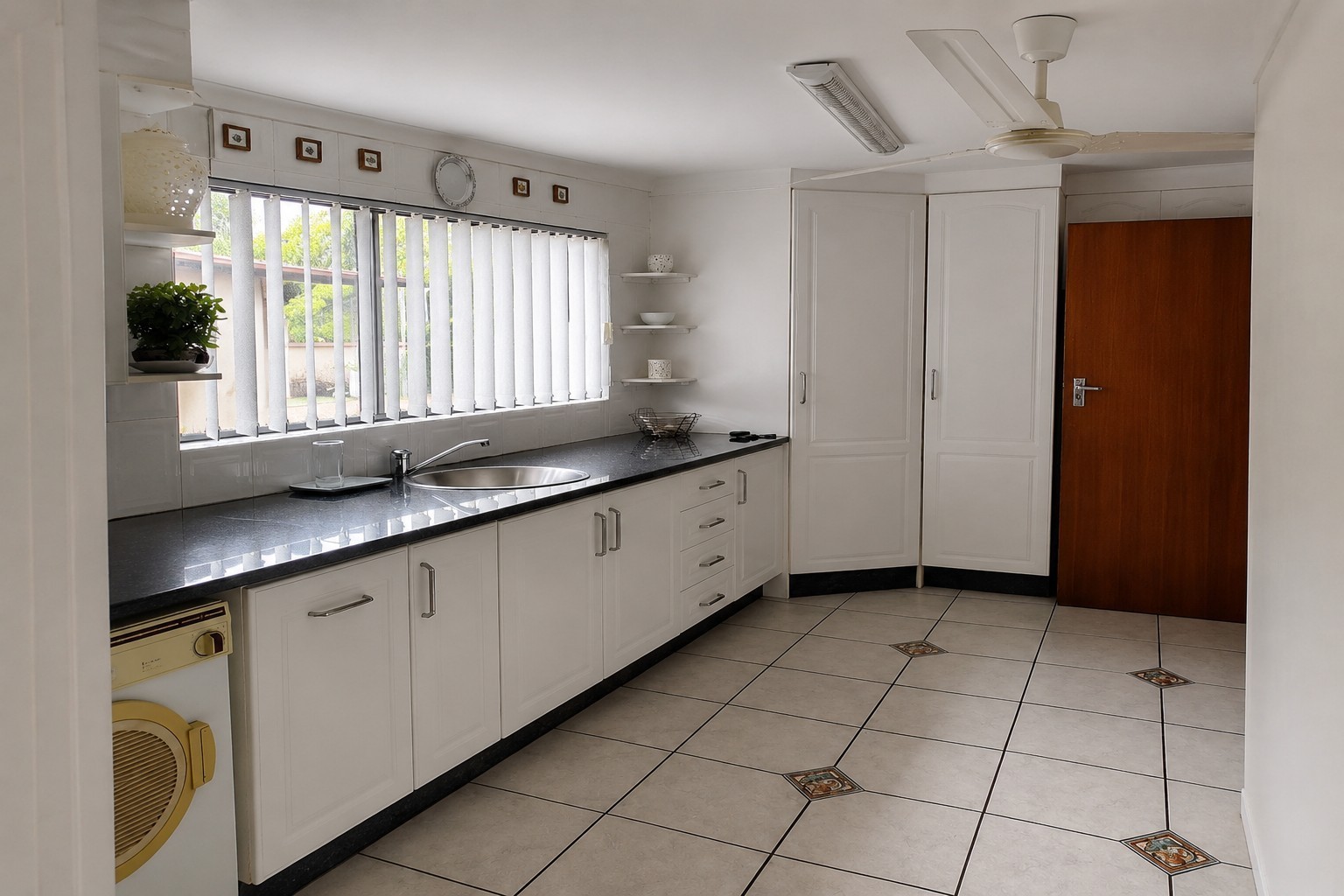 House for sale in Klippoortje, Germiston, 235 m²