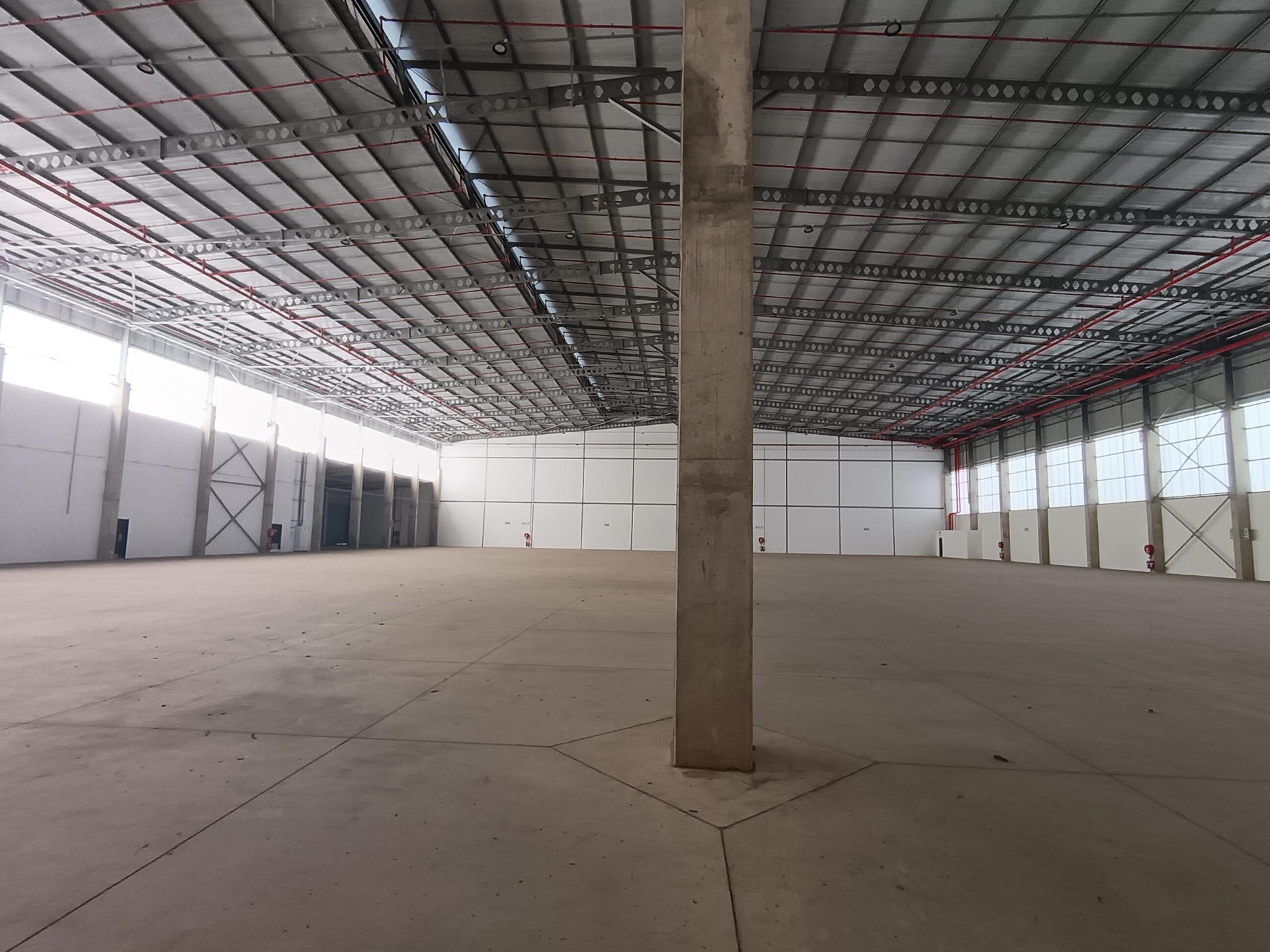 7,082m² Logistics Warehouse To Let in Cornubia