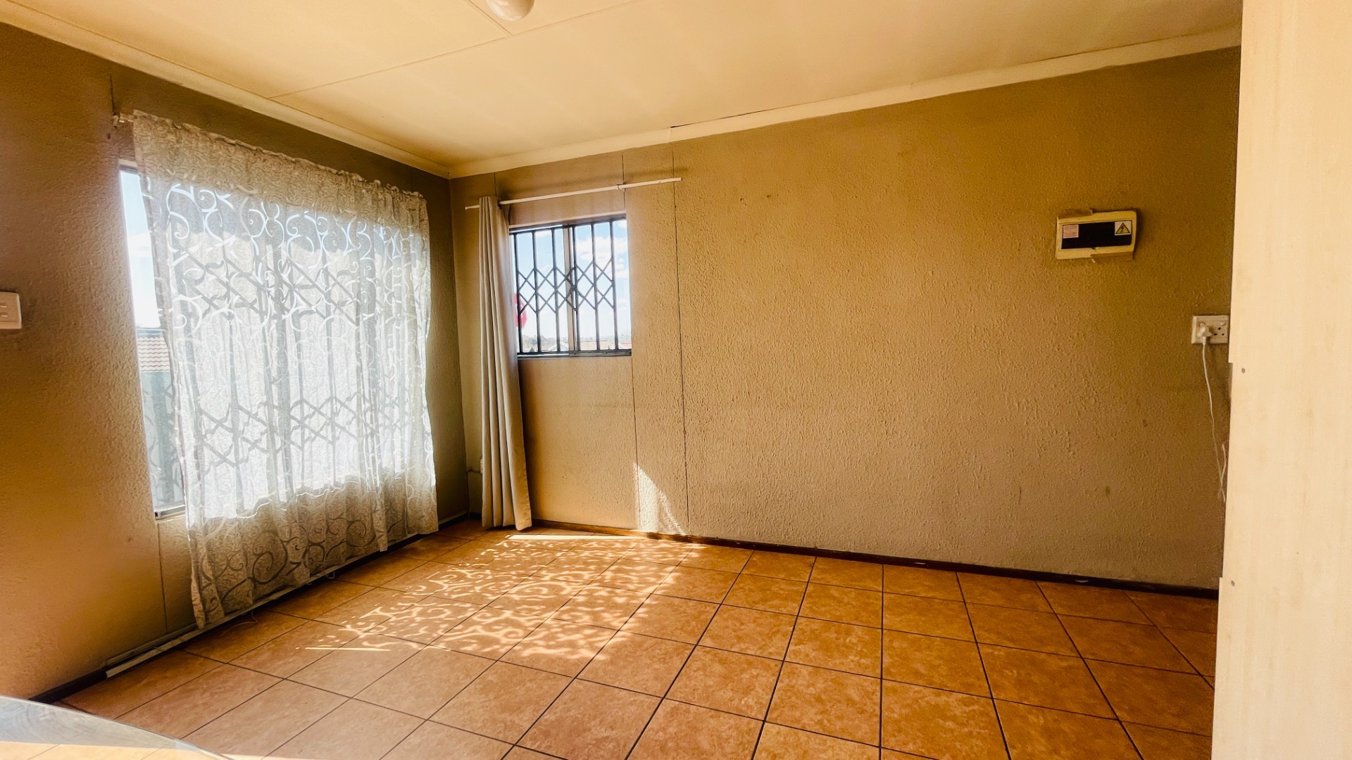 2 Bedroom House For Sale in Cosmo City