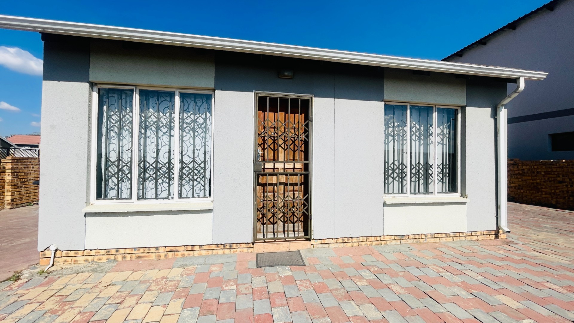 2 Bedroom House For Sale in Cosmo City