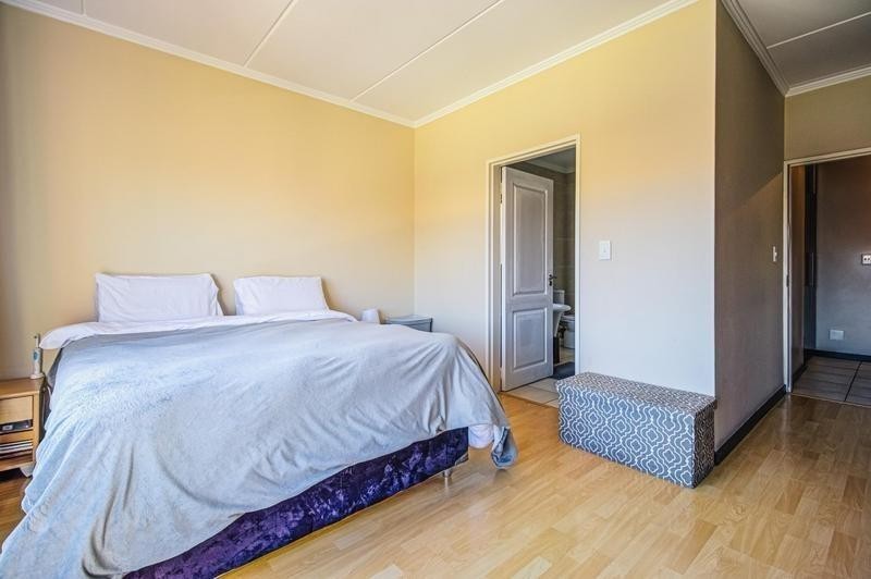 Modern 3-Bedroom, 2-Bathroom Townhouse , Solheim