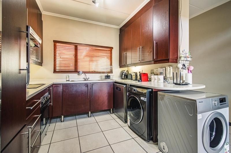 Modern 3-Bedroom, 2-Bathroom Townhouse , Solheim