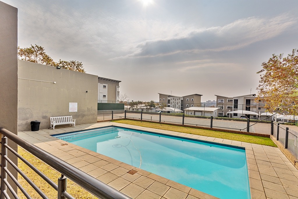 0.5 Bed Apartment For Sale in Dainfern, Sandton