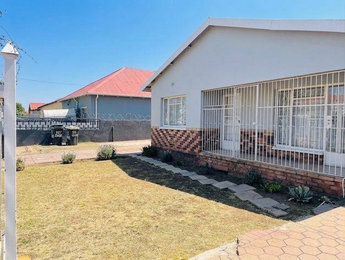 8 Bed House For Sale in Pretoria West, Pretoria