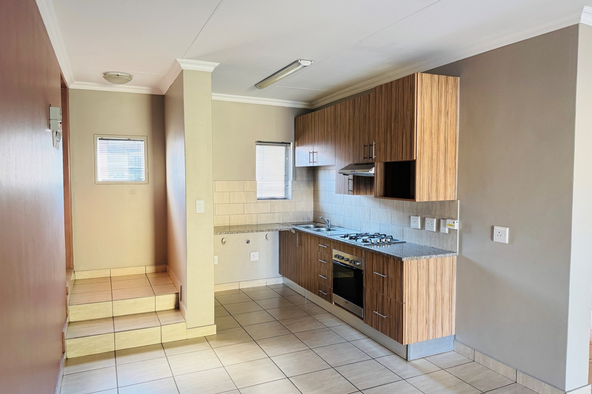 Stunning 3-Bedroom First-Floor Apartment to Rent - Noordwyk Midrand