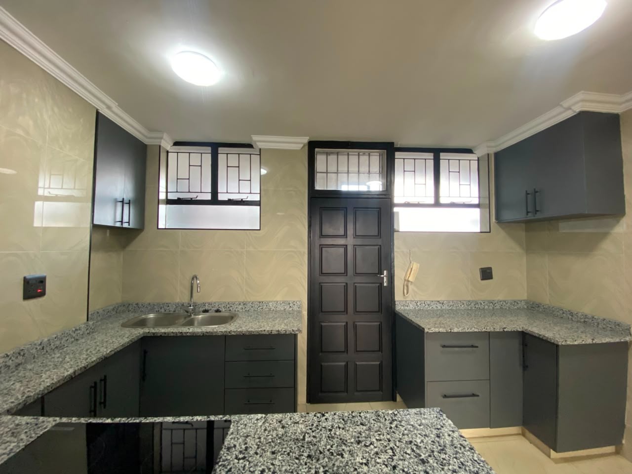 Apartment To Rent in North Beach, Durban, KwaZulu Natal