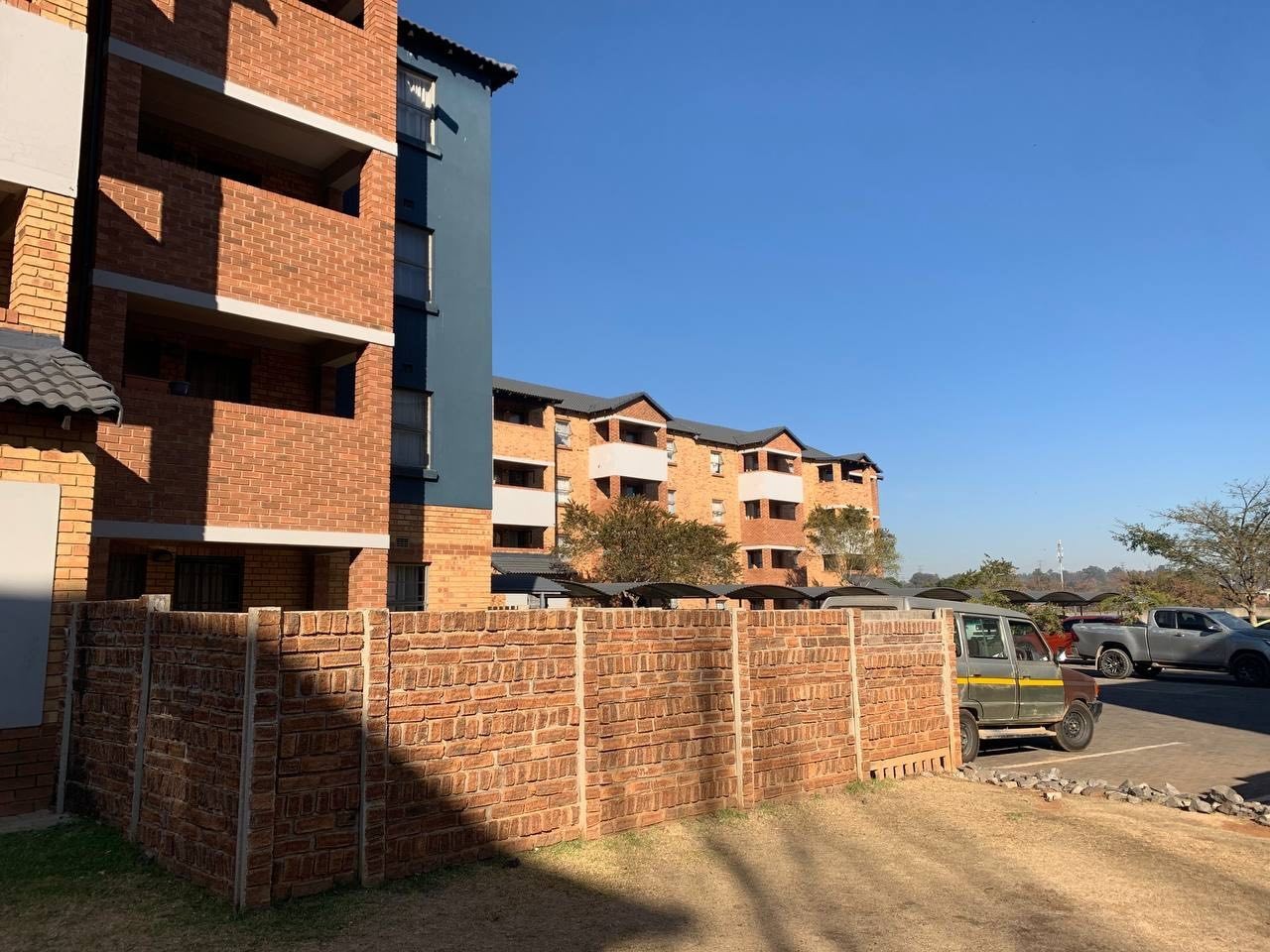 Apartment for sale in Heuweloord, Centurion, Block 13 (1st floor), The Junction Village 1, 10 Apiesdoring Drive, Heuweloord, Centurion, Gauteng, 58 m²