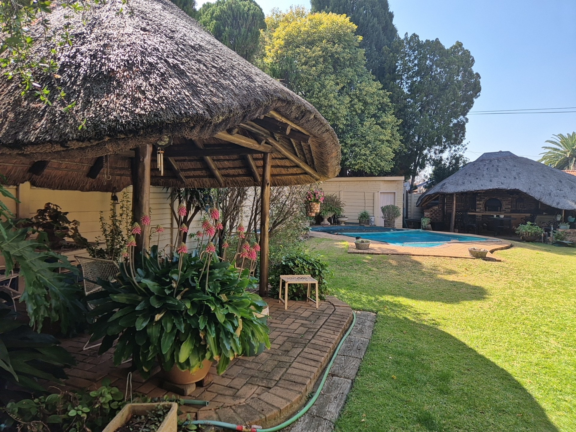 House for sale in Kannoniers Park, Potchefstroom, North West, 1000 m²