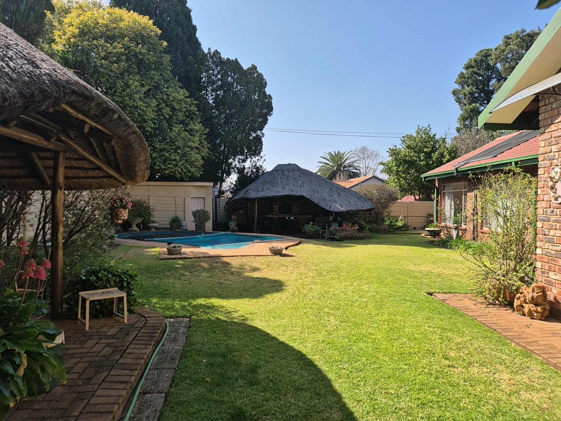 House for sale in Kannoniers Park, Potchefstroom, North West, 1000 m²