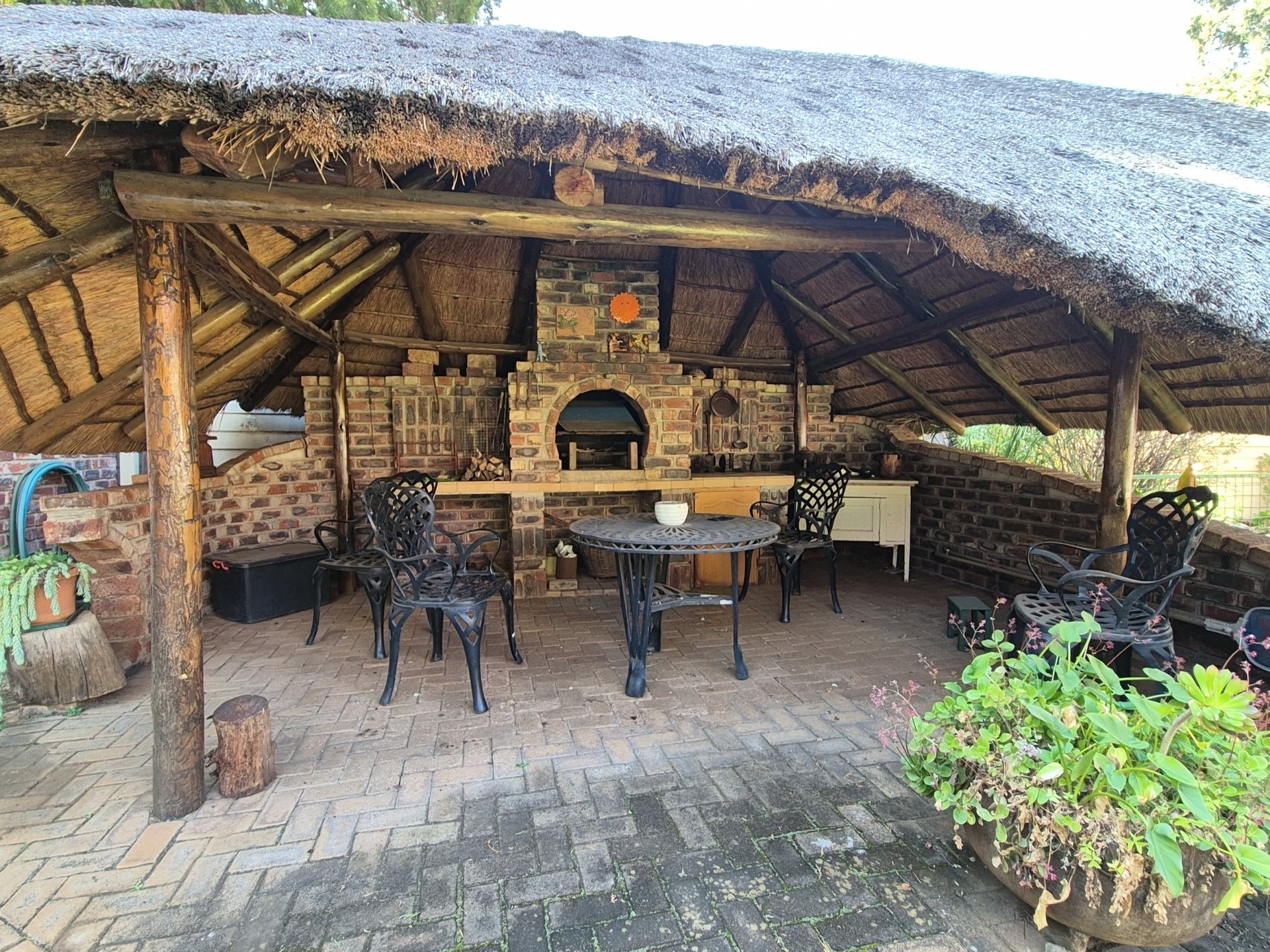 House for sale in Kannoniers Park, Potchefstroom, North West, 1000 m²