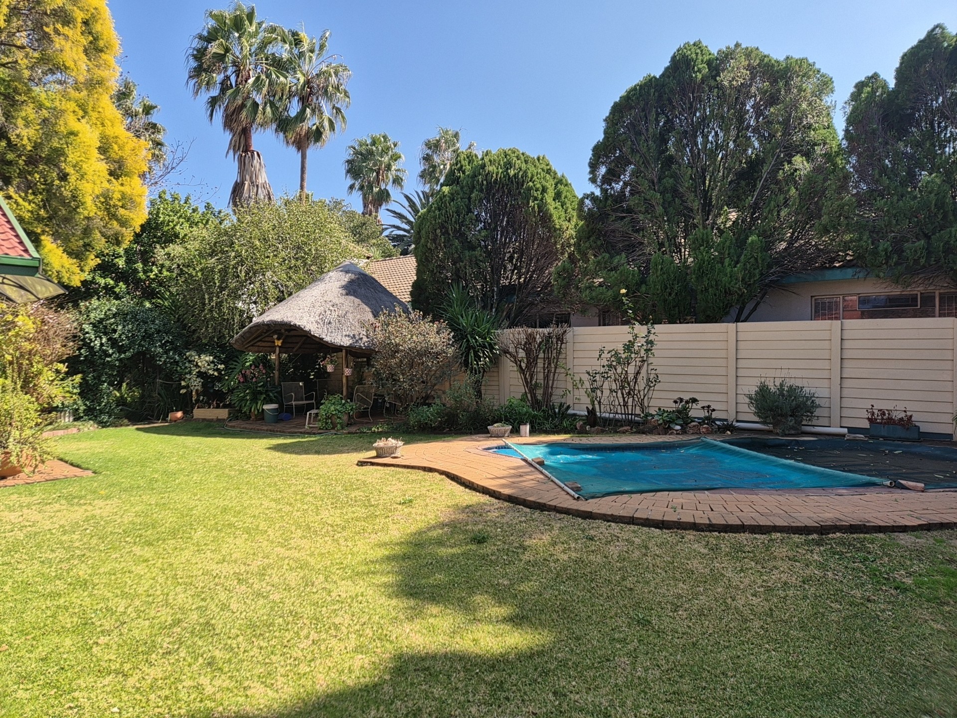 House for sale in Kannoniers Park, Potchefstroom, North West, 1000 m²