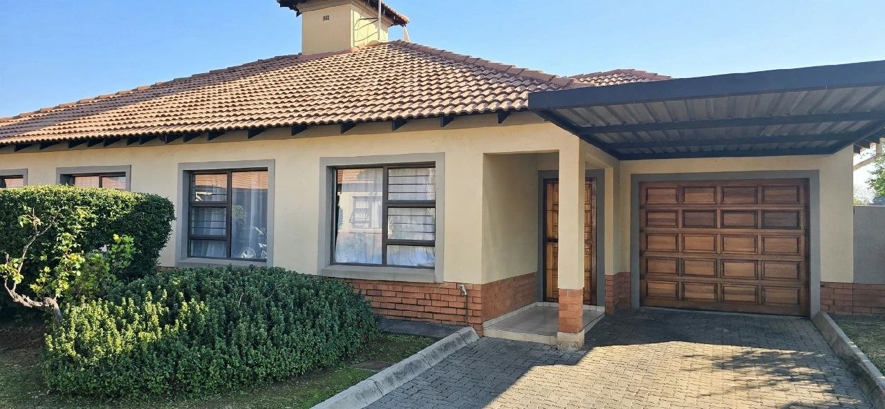 Townhouse for sale in Sinoville, Pretoria, 128 m²