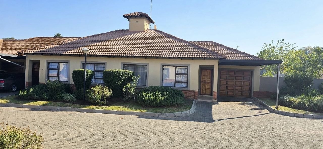 Townhouse for sale in Sinoville, Pretoria, 128 m²