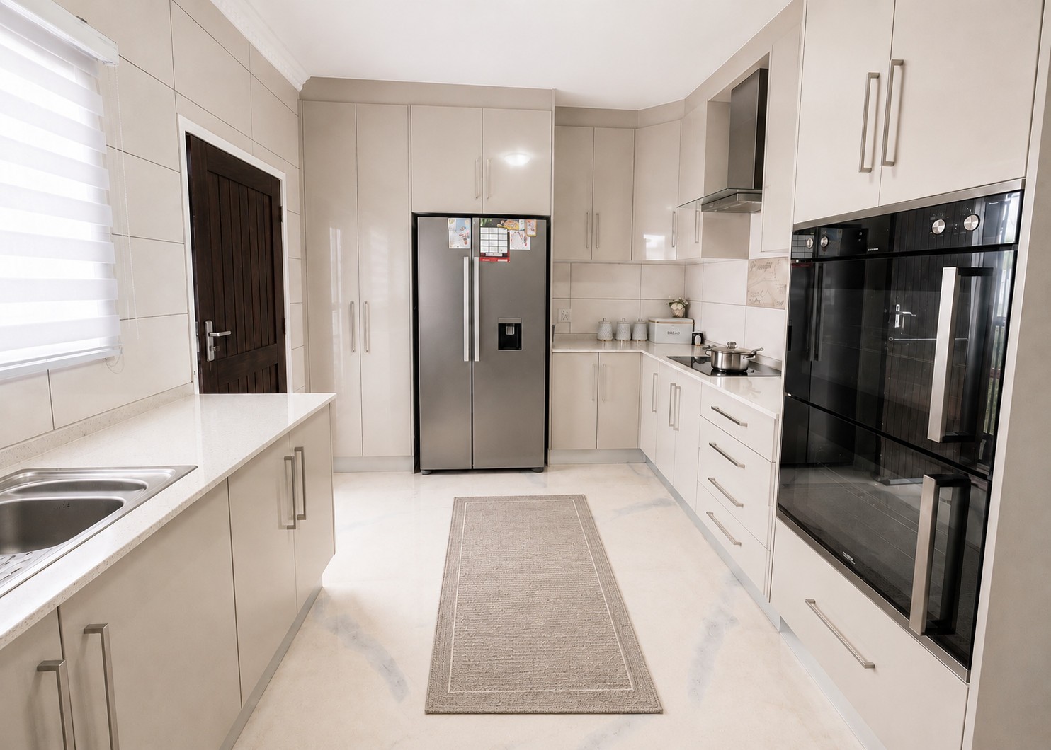 House for sale in Theresapark, Akasia, 1244 m²