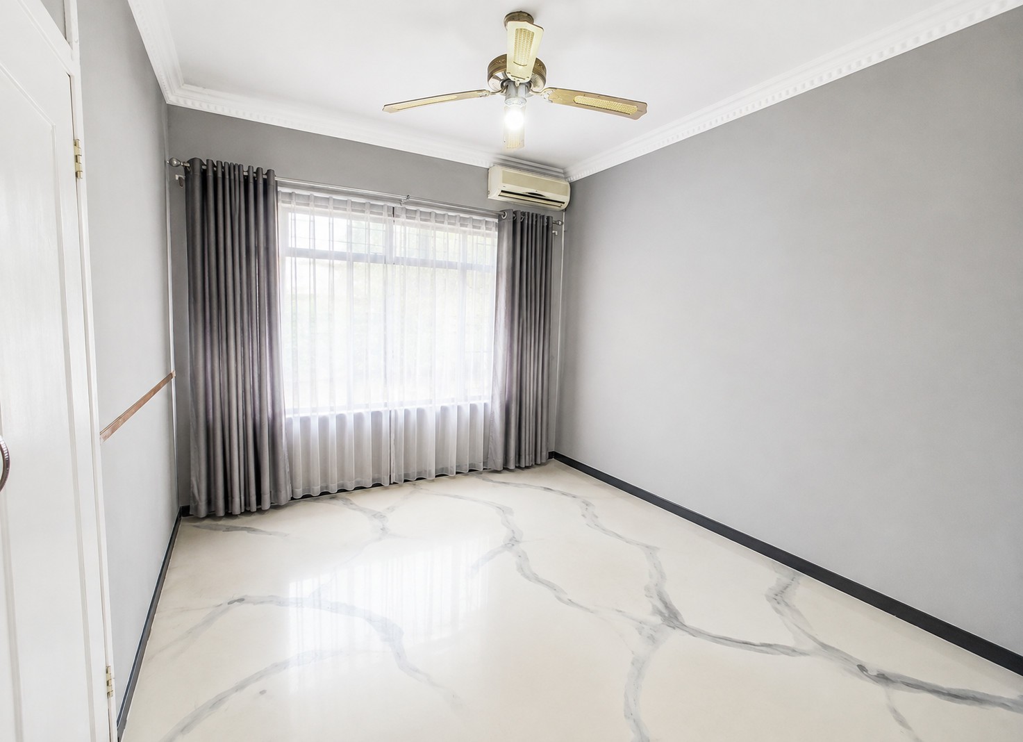 House for sale in Theresapark, Akasia, 1244 m²
