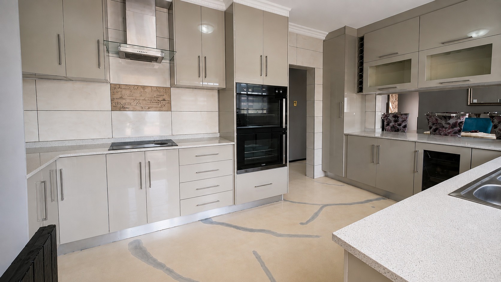 House for sale in Theresapark, Akasia, 1244 m²