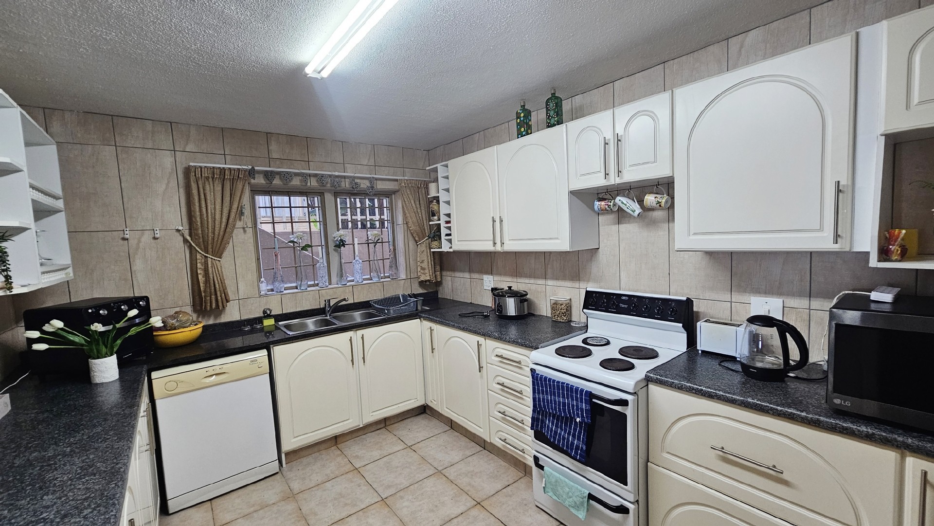 Apartment Block for sale in Margate, KwaZulu Natal, 1067 m²