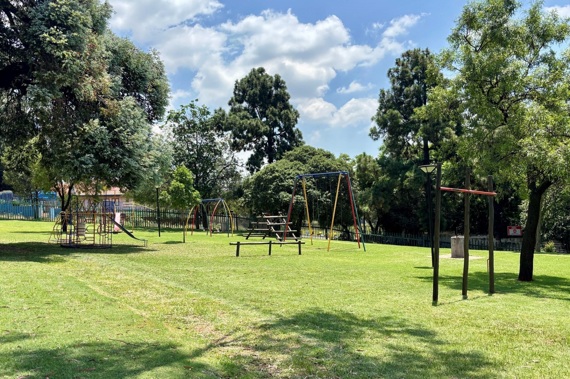 Townhouse for rent in Houghton Estate, Johannesburg