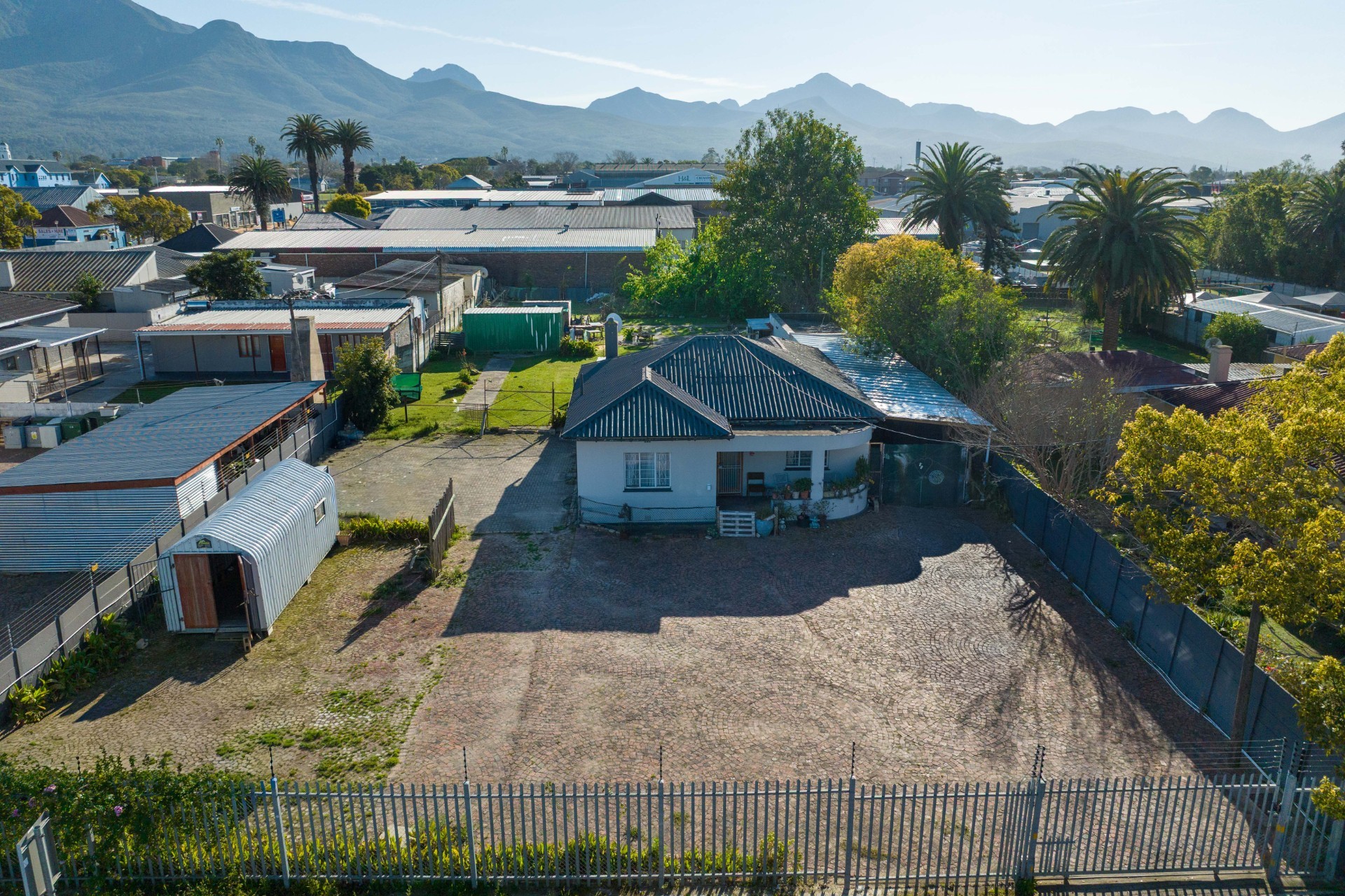 Industrial Property for sale in George Central, George, 1652 m²