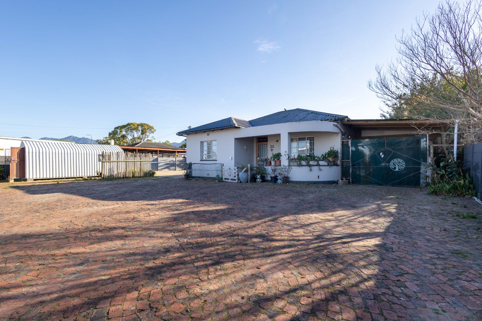 Industrial Property for sale in George Central, George, 1652 m²