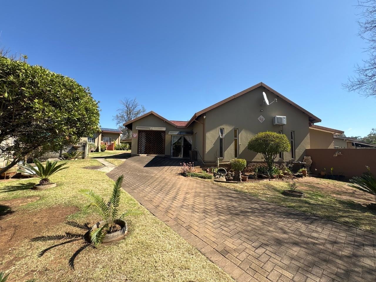 House for sale in Pioneer Park, Newcastle, KwaZulu Natal, 1513 m²